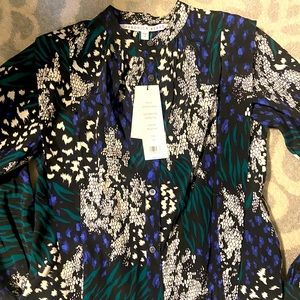 NWT VERONICA BEARD TOP SIZE 00